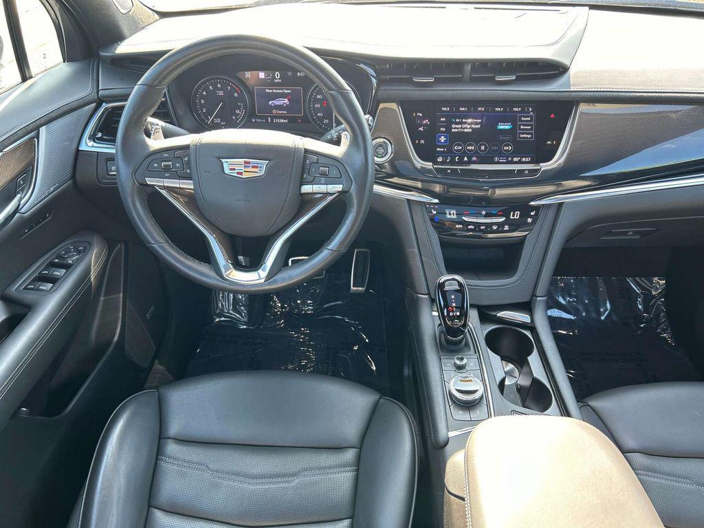 used 2024 Cadillac XT6 car, priced at $52,900