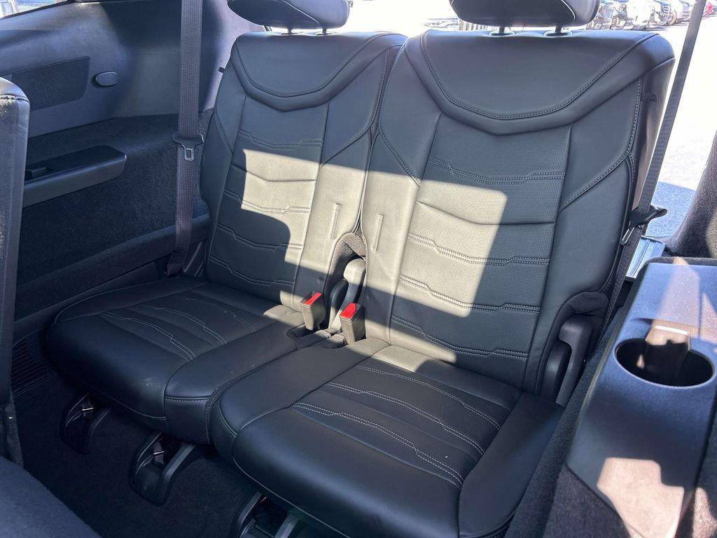 used 2024 Cadillac XT6 car, priced at $52,900