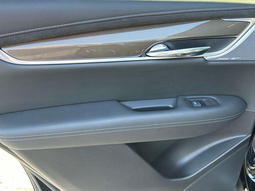 used 2024 Cadillac XT6 car, priced at $52,900