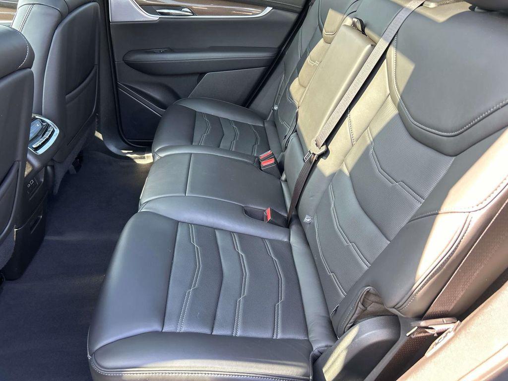 used 2024 Cadillac XT6 car, priced at $52,900