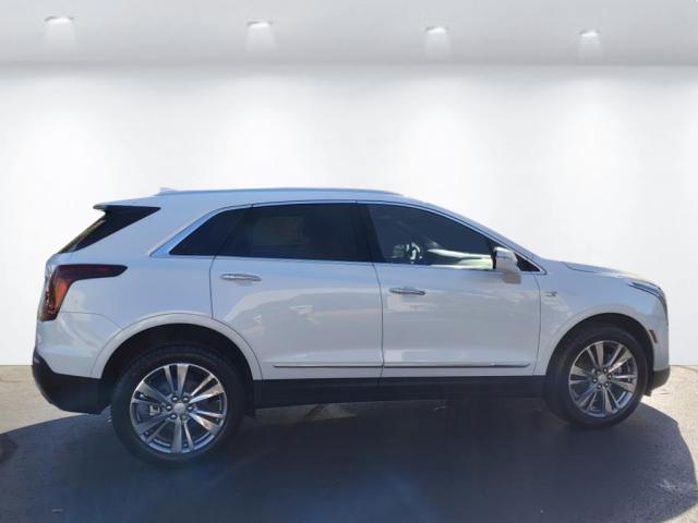 new 2025 Cadillac XT5 car, priced at $54,215