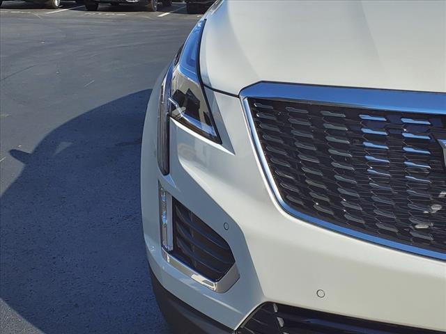 new 2025 Cadillac XT5 car, priced at $54,215