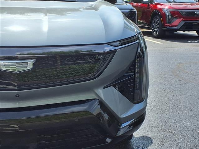new 2025 Cadillac OPTIQ car, priced at $55,615