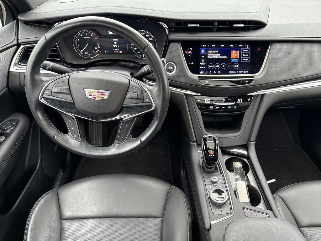 used 2023 Cadillac XT5 car, priced at $35,989