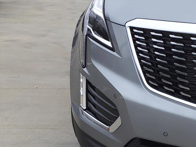 new 2025 Cadillac XT5 car, priced at $52,990