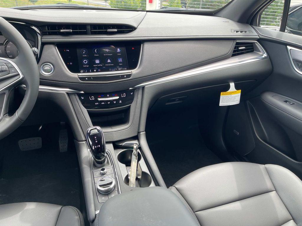 new 2025 Cadillac XT5 car, priced at $46,415