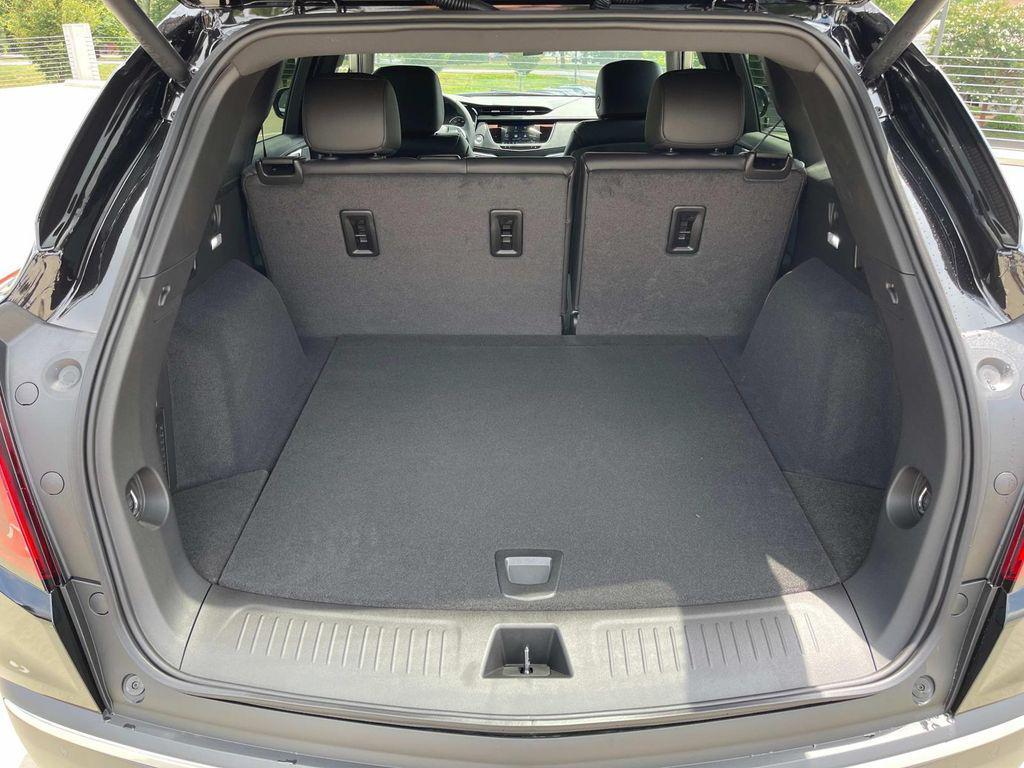 new 2025 Cadillac XT5 car, priced at $46,415