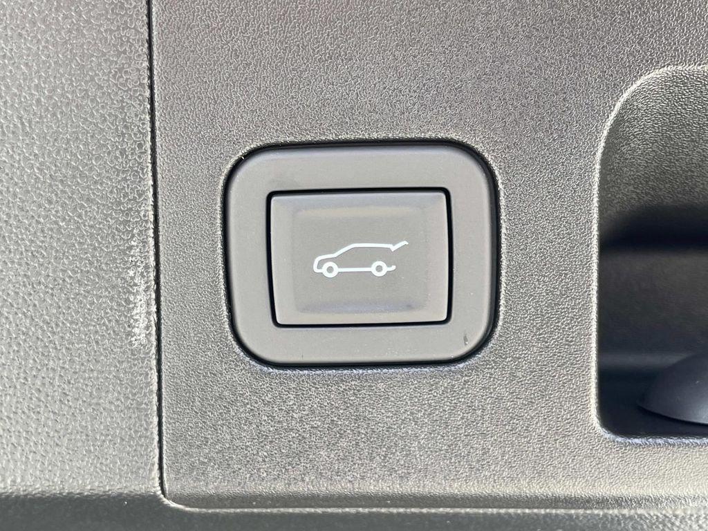 new 2025 Cadillac XT5 car, priced at $46,415