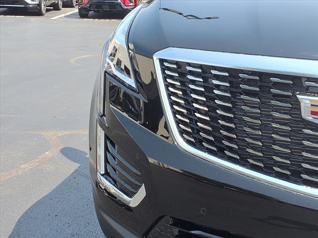 new 2025 Cadillac XT5 car, priced at $58,490