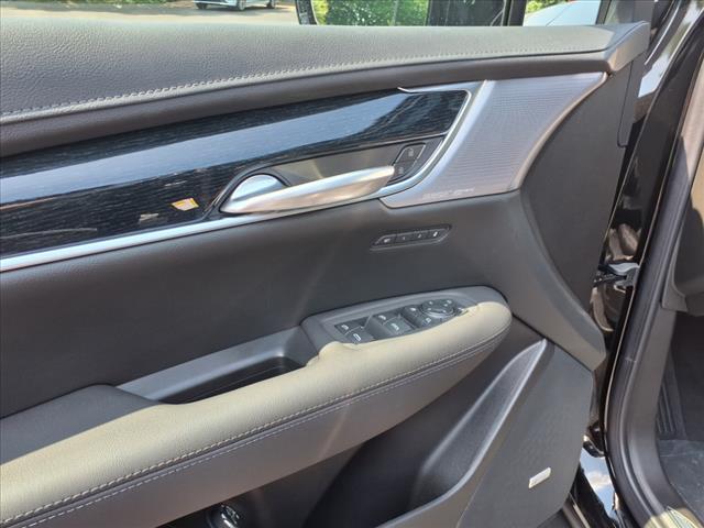 new 2025 Cadillac XT5 car, priced at $58,490
