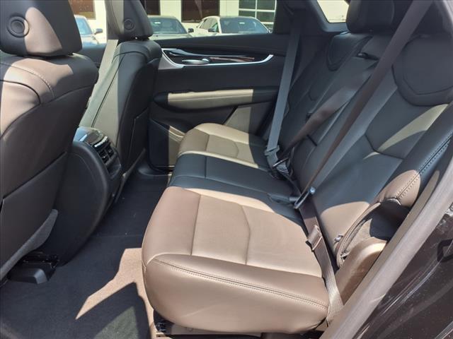new 2025 Cadillac XT5 car, priced at $58,490