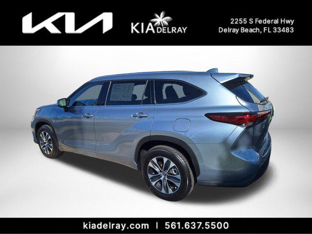 used 2021 Toyota Highlander car, priced at $29,995