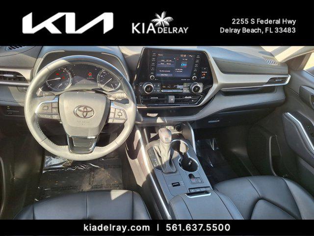 used 2021 Toyota Highlander car, priced at $29,995