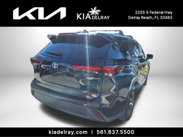 used 2021 Toyota Highlander Hybrid car, priced at $29,995