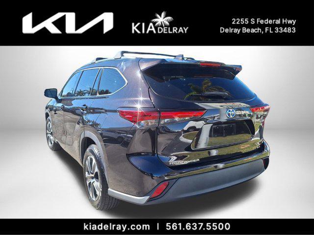 used 2021 Toyota Highlander Hybrid car, priced at $29,995