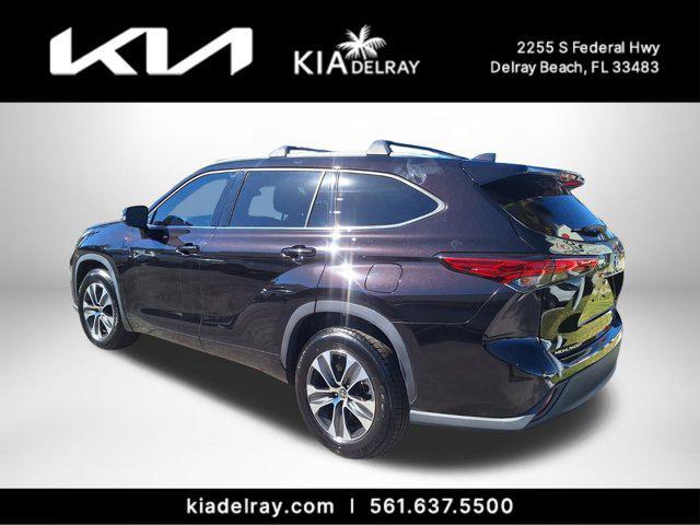 used 2021 Toyota Highlander Hybrid car, priced at $29,995