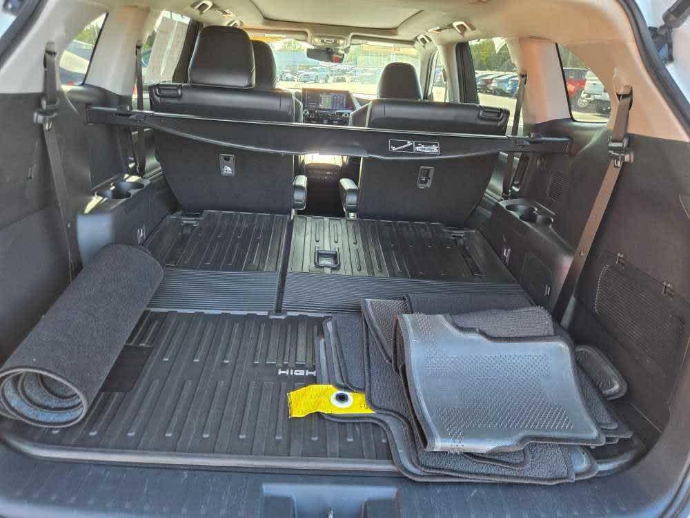 used 2022 Toyota Highlander car, priced at $35,000