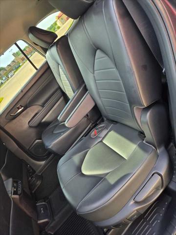 used 2021 Toyota Highlander car, priced at $31,500