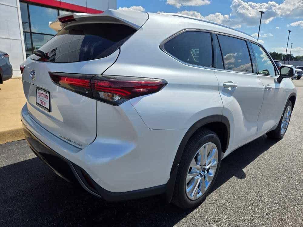 new 2025 Toyota Highlander car, priced at $53,308