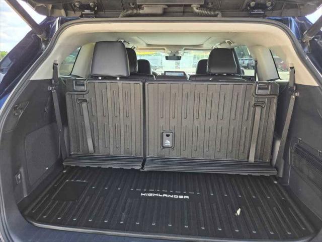 used 2022 Toyota Highlander Hybrid car, priced at $47,000