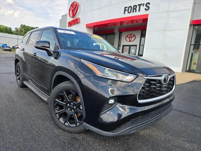 used 2022 Toyota Highlander car, priced at $30,500