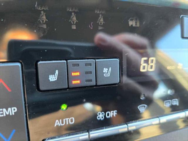 used 2020 Toyota Avalon Hybrid car, priced at $33,250