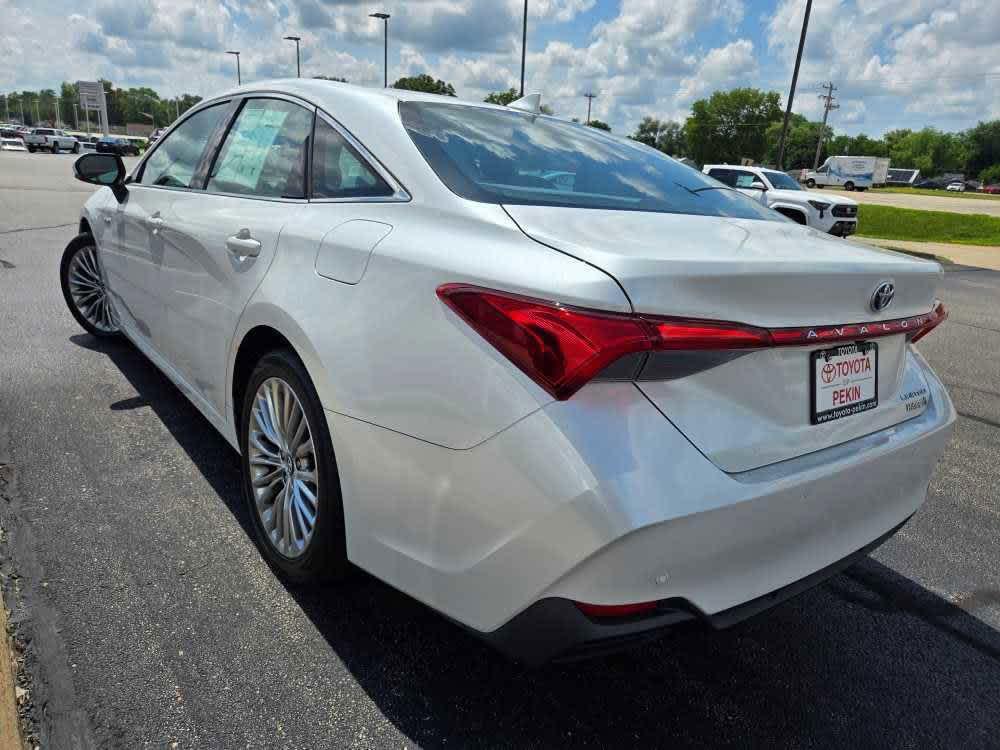 used 2019 Toyota Avalon Hybrid car, priced at $27,500