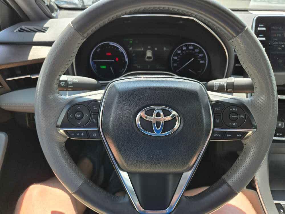 used 2019 Toyota Avalon Hybrid car, priced at $27,500