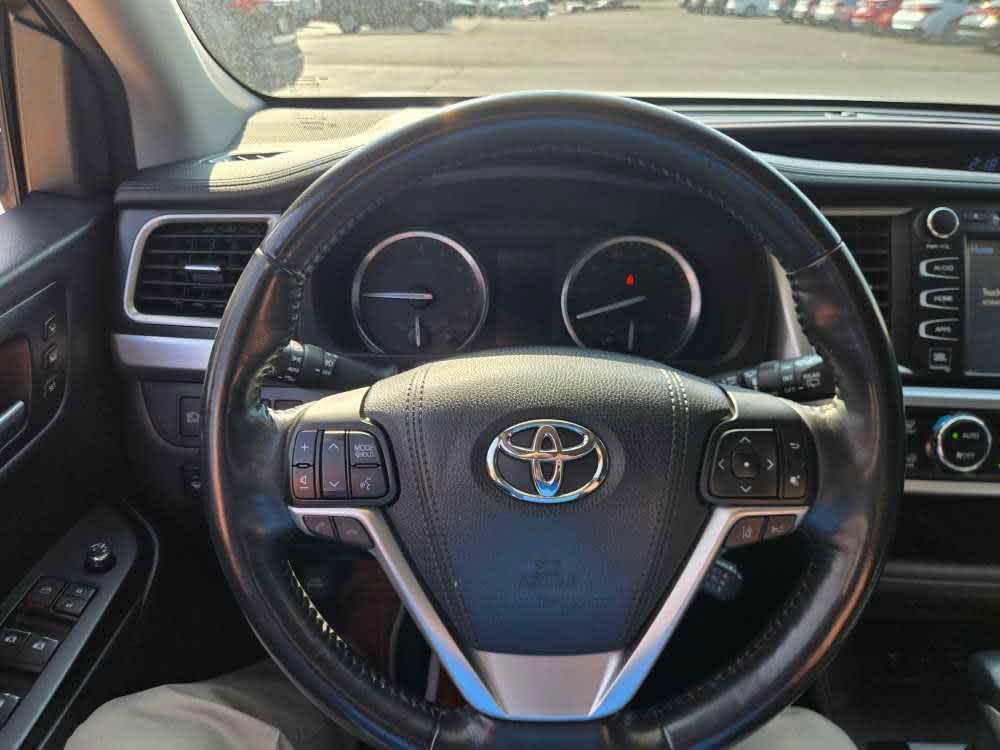 used 2018 Toyota Highlander car, priced at $28,000
