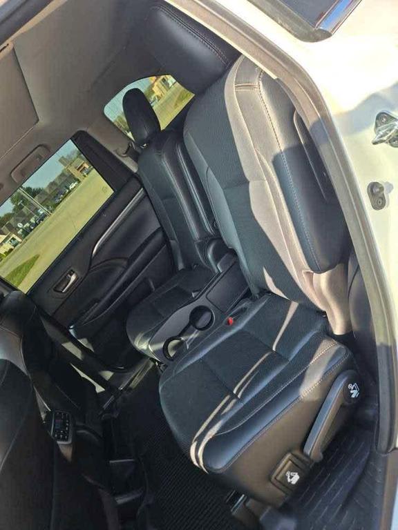 used 2018 Toyota Highlander car, priced at $28,000