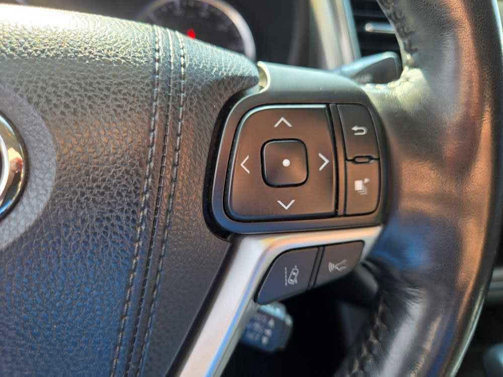 used 2018 Toyota Highlander car, priced at $28,000