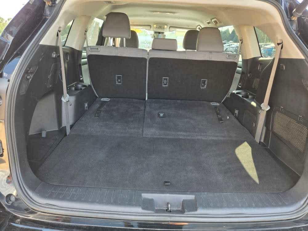 used 2023 Toyota Highlander car, priced at $31,500