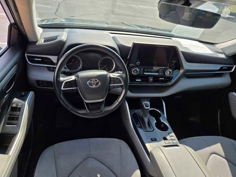 used 2023 Toyota Highlander car, priced at $31,500