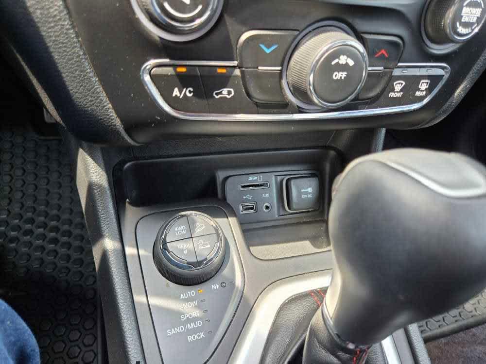 used 2016 Jeep Cherokee car, priced at $13,500