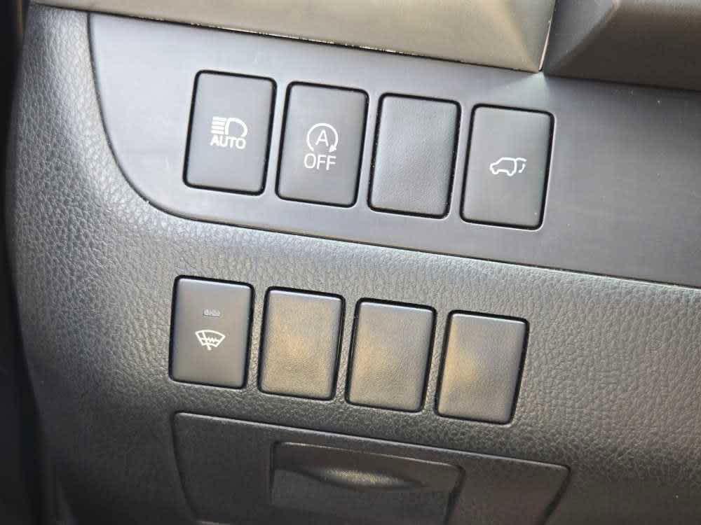 used 2017 Toyota Highlander car, priced at $22,500