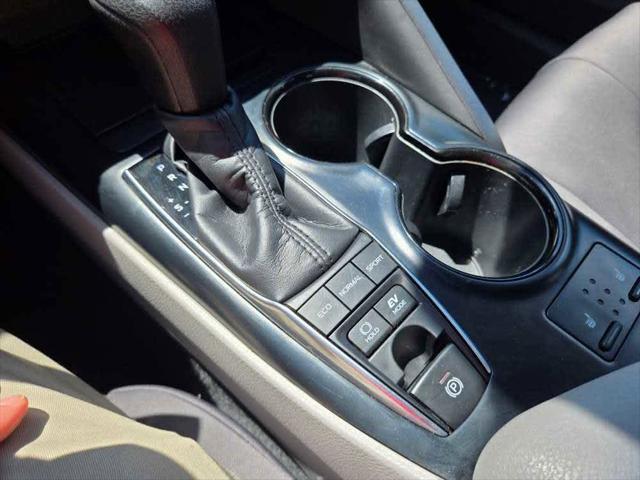 used 2018 Toyota Camry Hybrid car, priced at $19,000