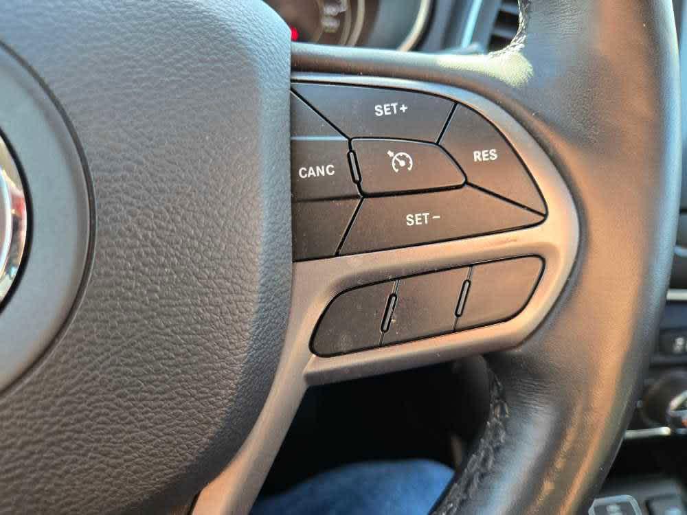 used 2019 Jeep Cherokee car, priced at $17,500