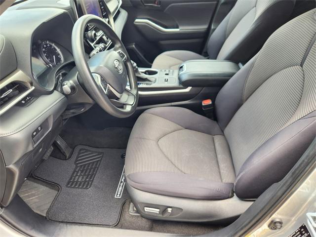 used 2023 Toyota Highlander car, priced at $32,989