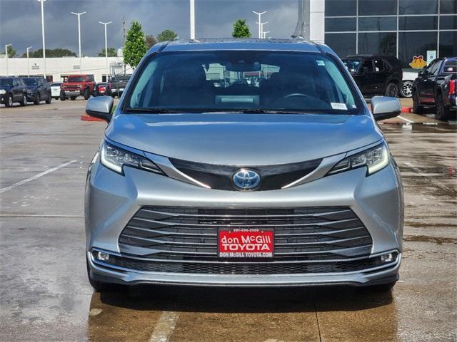 used 2021 Toyota Sienna car, priced at $41,137