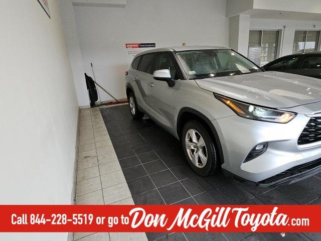 used 2023 Toyota Highlander car, priced at $32,652