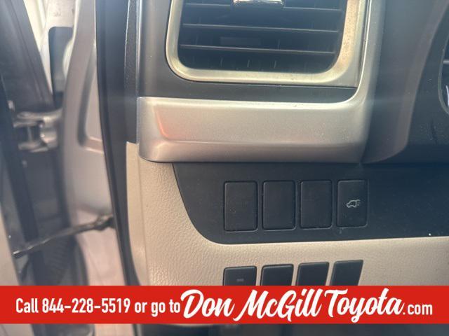 used 2014 Toyota Highlander car, priced at $17,784