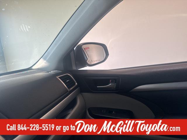 used 2014 Toyota Highlander car, priced at $17,784