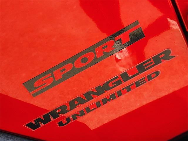 used 2015 Jeep Wrangler Unlimited car, priced at $18,922