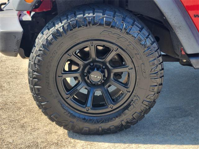 used 2015 Jeep Wrangler Unlimited car, priced at $18,922