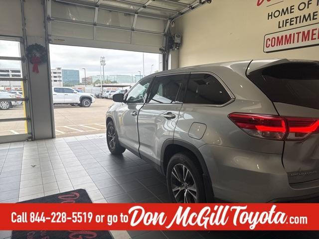 used 2019 Toyota Highlander car, priced at $20,951