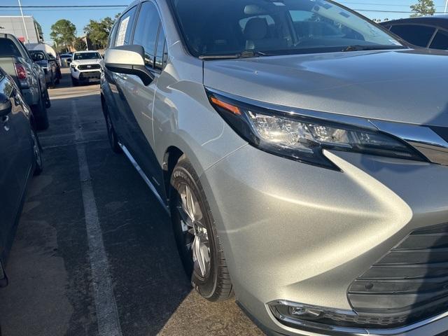 used 2021 Toyota Sienna car, priced at $35,374