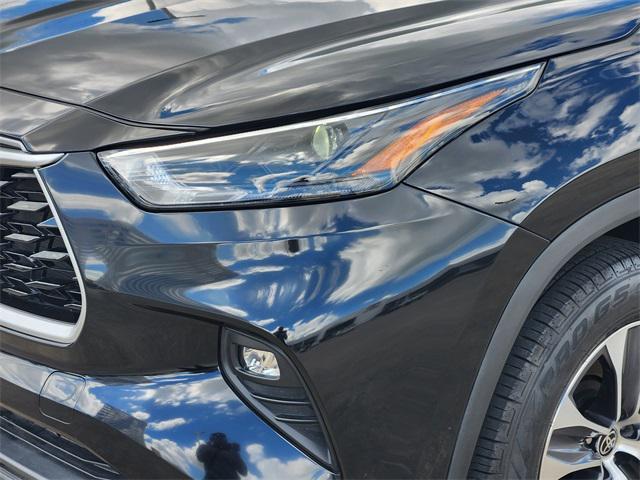 used 2024 Toyota Highlander car, priced at $40,834
