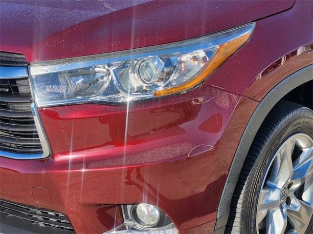 used 2015 Toyota Highlander car, priced at $21,802