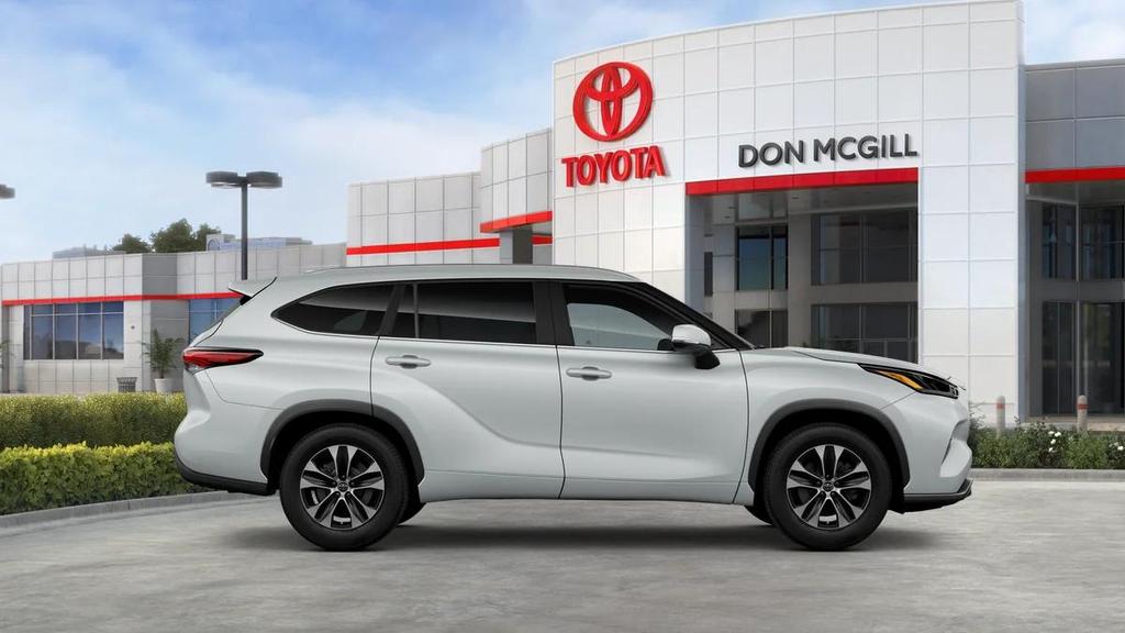 new 2025 Toyota Highlander car, priced at $47,967
