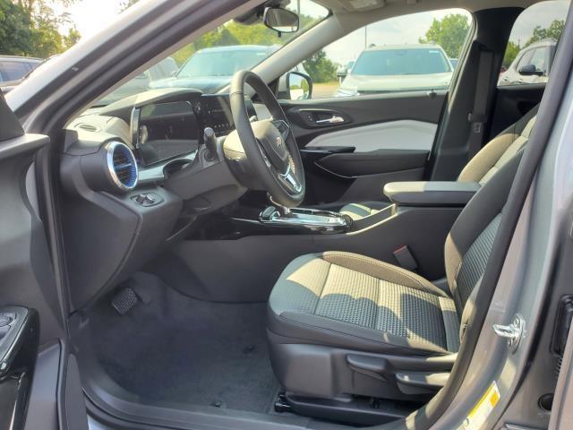 new 2025 Chevrolet Trax car, priced at $24,843